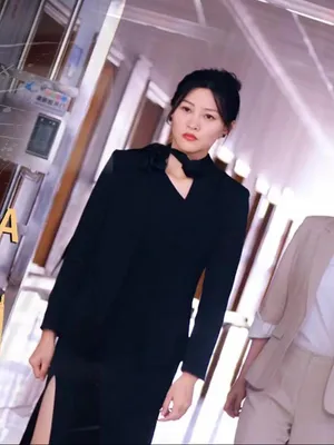 Poster phim Chị Gái Năm Mươi Xinh Đẹp và Ngầu